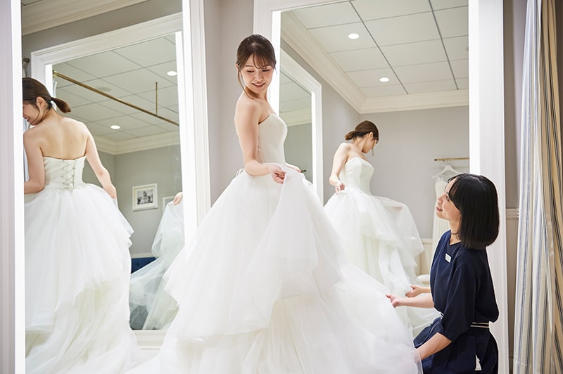 沖縄で家族とのウェディングフォトの結婚式衣装、家族衣装と手配方法