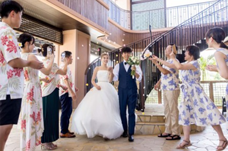 沖縄の結婚式でかりゆしウェアを着る時のポイント