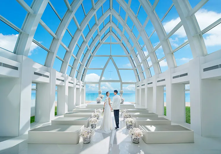 太陽が彩る自然の教会