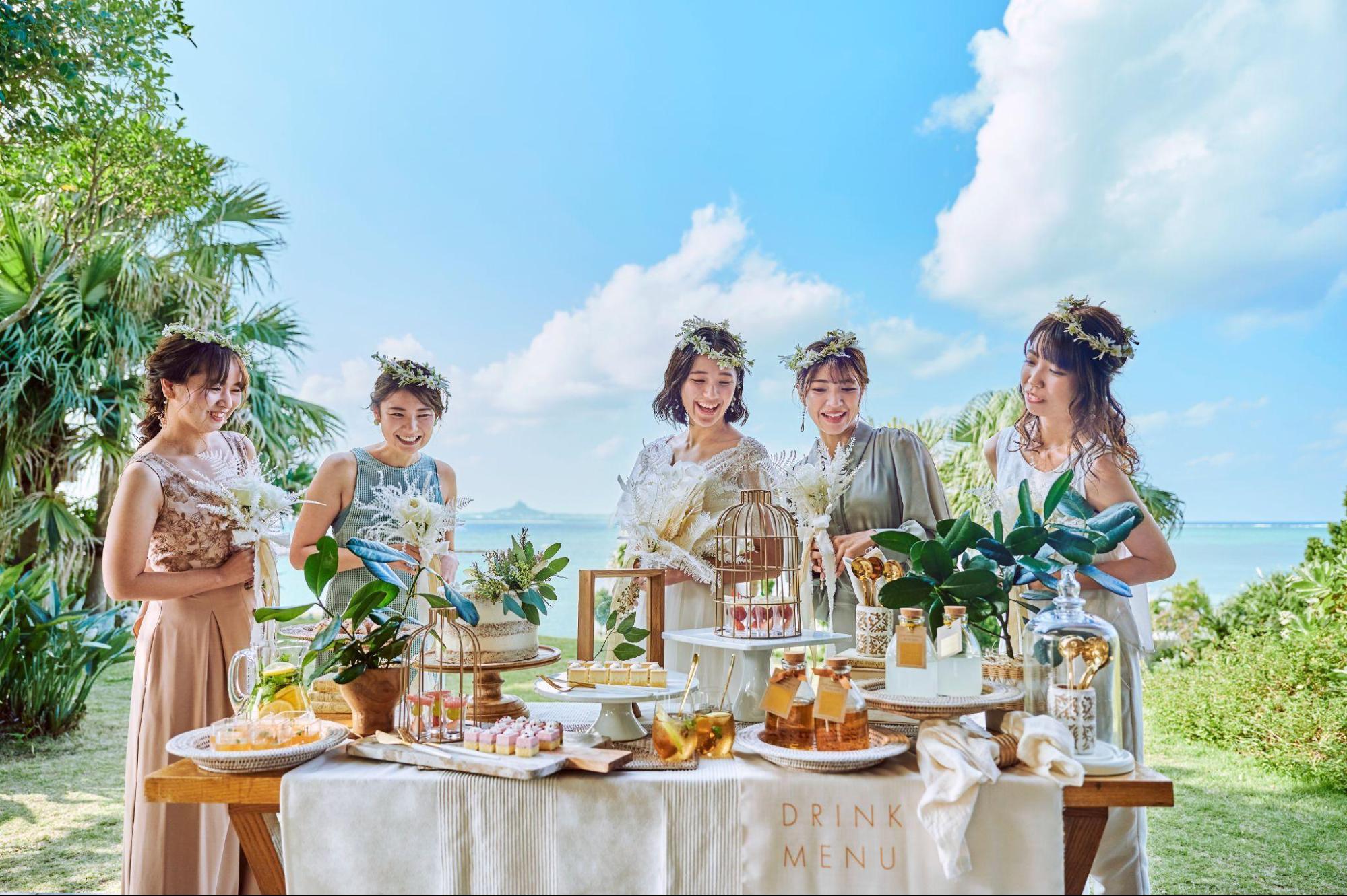 パーティは披露宴よりも会食スタイルが多い