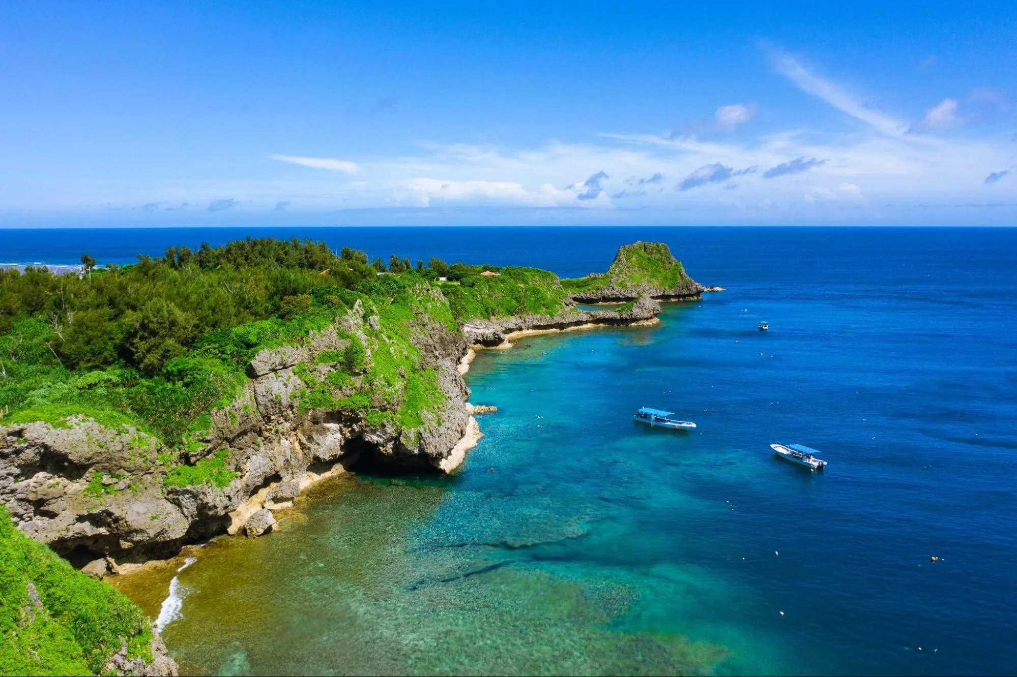 真栄田岬（恩納村・青の洞窟の岬）