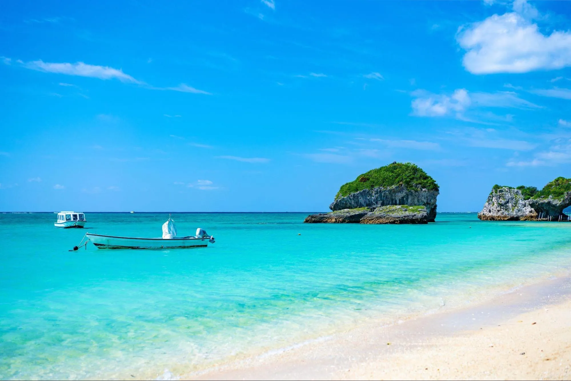 新原（みーばる）ビーチ（南城市）