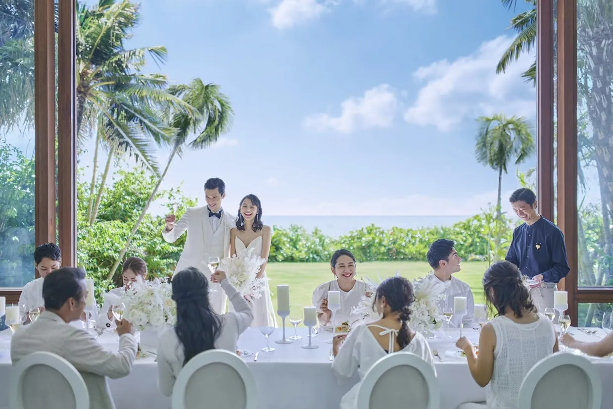 パーティ会場に併設するガーデンで行うケーキカットやデザートビュッフェ